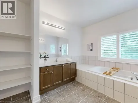 2238 Lyndhurst Drive Oakville ON L6H 7V4
