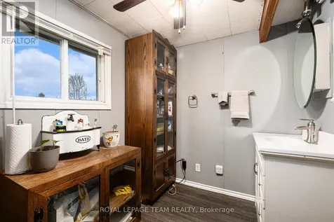 88 Bay Road Rideau Lakes ON K0G 1L0