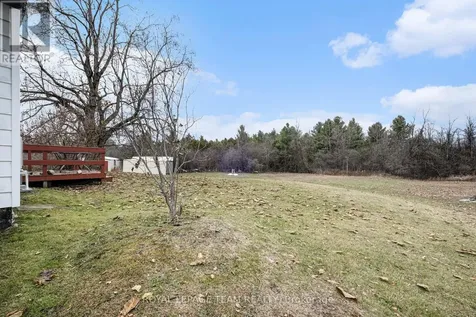88 Bay Road Rideau Lakes ON K0G 1L0