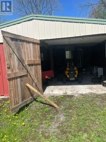 88 Bay Road Rideau Lakes ON K0G 1L0