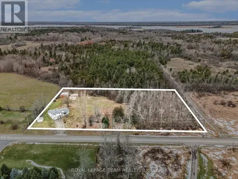 88 Bay Road Rideau Lakes ON K0G 1L0