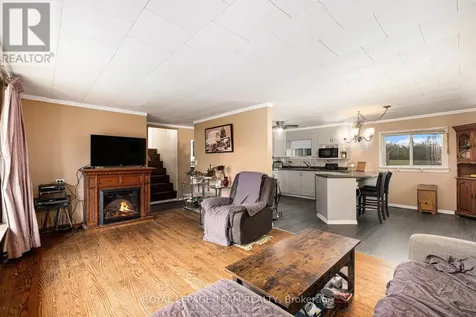88 Bay Road Rideau Lakes ON K0G 1L0