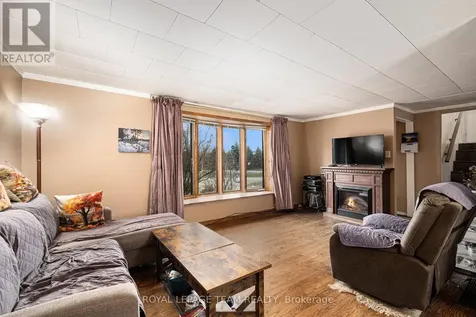 88 Bay Road Rideau Lakes ON K0G 1L0