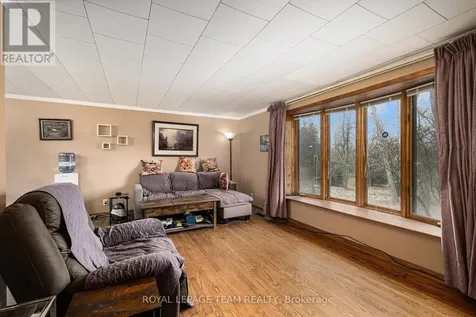 88 Bay Road Rideau Lakes ON K0G 1L0