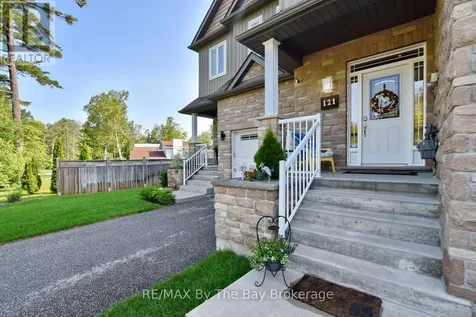 121 45th Street North Wasaga Beach ON L9Z 1Z4