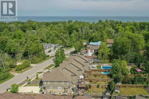121 45th Street North Wasaga Beach ON L9Z 1Z4