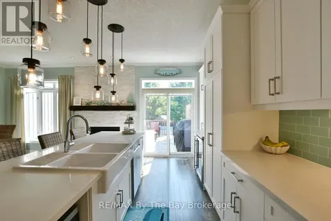 121 45th Street North Wasaga Beach ON L9Z 1Z4