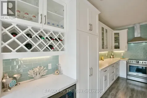 121 45th Street North Wasaga Beach ON L9Z 1Z4