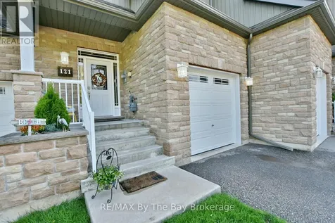 121 45th Street North Wasaga Beach ON L9Z 1Z4
