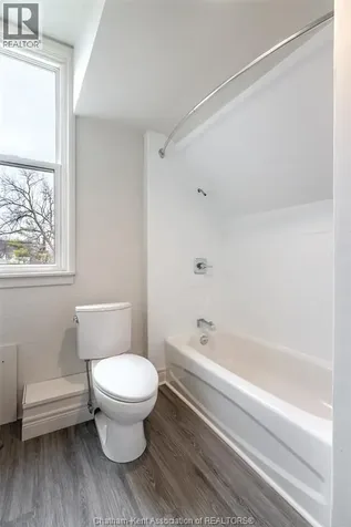 215 Grand Avenue East Chatham ON N7L 1W3