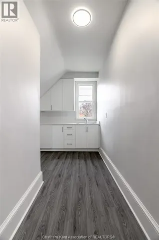 215 Grand Avenue East Chatham ON N7L 1W3