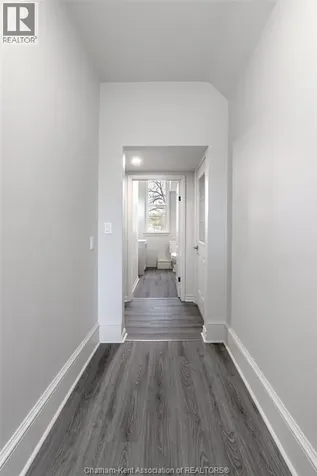 215 Grand Avenue East Chatham ON N7L 1W3