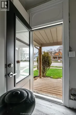215 Grand Avenue East Chatham ON N7L 1W3