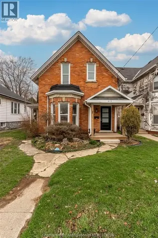 215 Grand Avenue East Chatham ON N7L 1W3