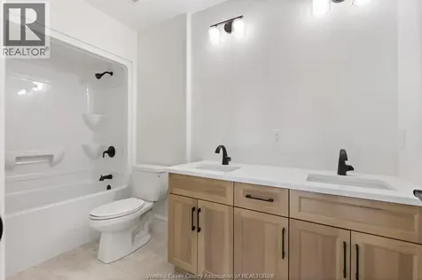 1198 Campana Crescent Lakeshore ON N8L 0K3