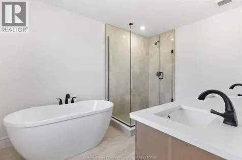 1198 Campana Crescent Lakeshore ON N8L 0K3