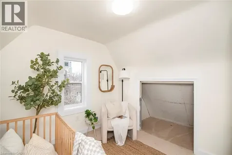 7 Stapleton Avenue Hamilton ON L8H 3N5