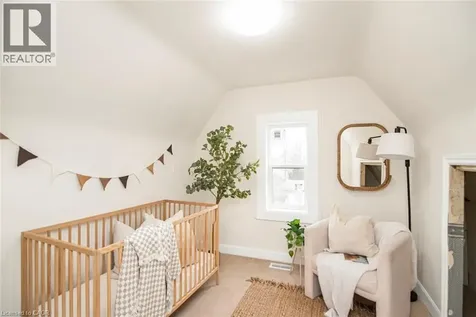 7 Stapleton Avenue Hamilton ON L8H 3N5
