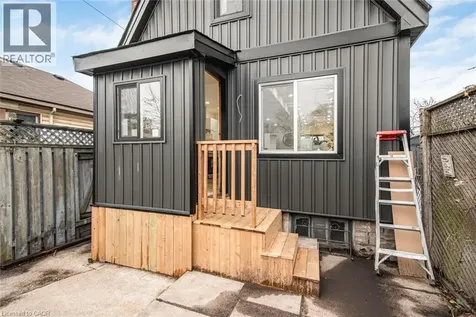 7 Stapleton Avenue Hamilton ON L8H 3N5