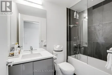 135 Barrette Street Ottawa ON K1L 7Z9