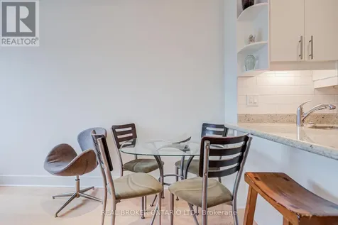 562 Eglinton Avenue East Toronto (mount Pleasant East) ON M4P 1P1