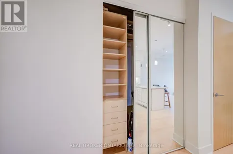 562 Eglinton Avenue East Toronto (mount Pleasant East) ON M4P 1P1
