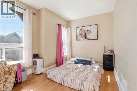 211 West Avenue North Hamilton ON L8L 5C7