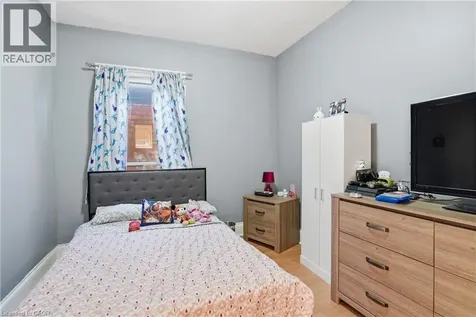 211 West Avenue North Hamilton ON L8L 5C7