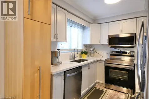 11 Harrisford Street Hamilton ON L8K 6L7