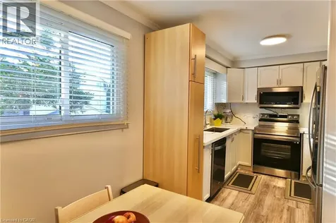 11 Harrisford Street Hamilton ON L8K 6L7