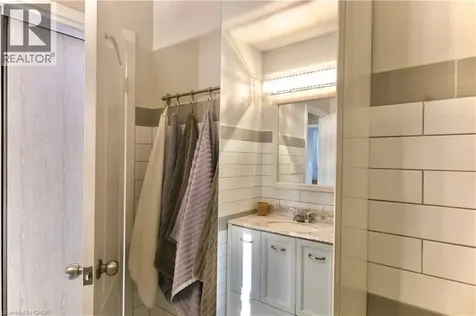 11 Harrisford Street Hamilton ON L8K 6L7