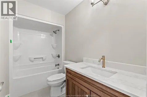 116 Bloomington Chatham ON N7L 0H3