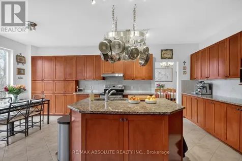 7 Branchwood Street Ottawa ON K2G 6X9
