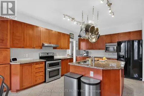7 Branchwood Street Ottawa ON K2G 6X9