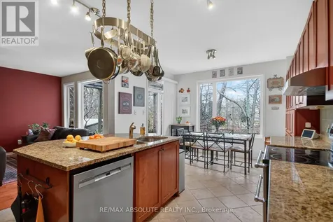 7 Branchwood Street Ottawa ON K2G 6X9