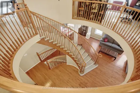 7 Branchwood Street Ottawa ON K2G 6X9