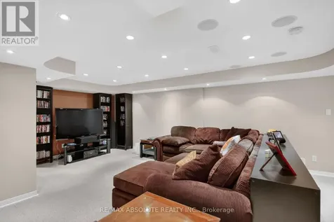 7 Branchwood Street Ottawa ON K2G 6X9
