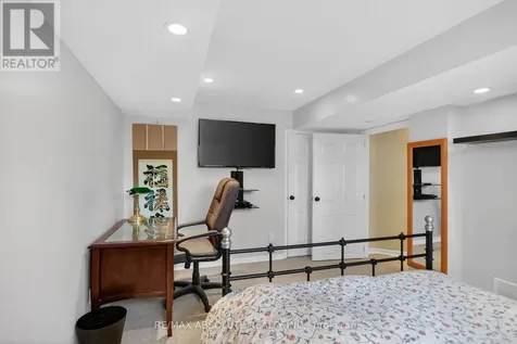 7 Branchwood Street Ottawa ON K2G 6X9
