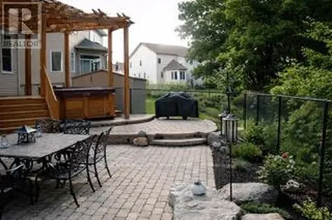 7 Branchwood Street Ottawa ON K2G 6X9