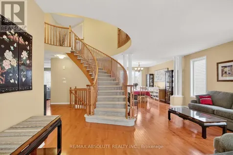 7 Branchwood Street Ottawa ON K2G 6X9