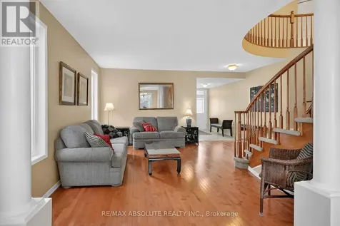 7 Branchwood Street Ottawa ON K2G 6X9