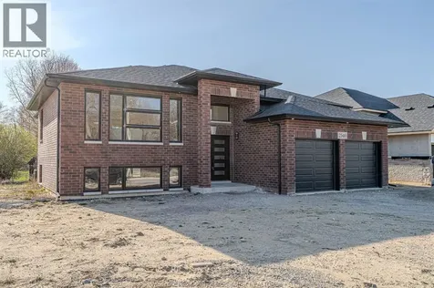2588 Mayfair Lasalle ON N9J 2M6