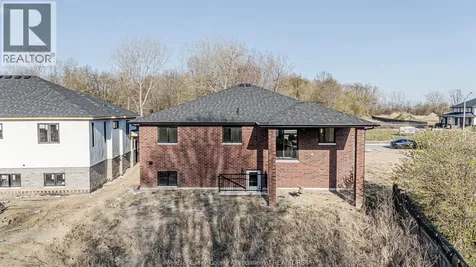 2588 Mayfair Lasalle ON N9J 2M6