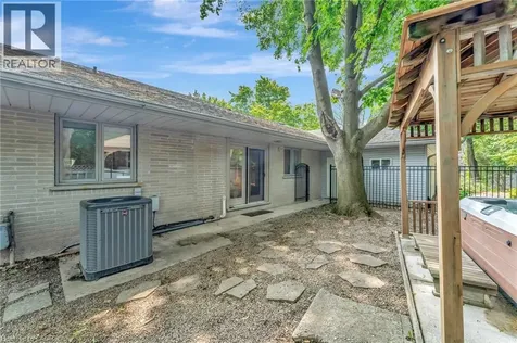 5 Orchard Crescent Guelph ON N1E 1W9