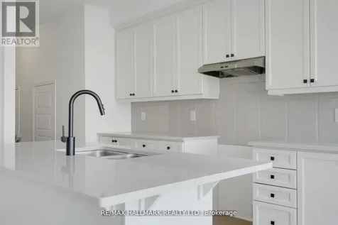 634 Newlove Street Innisfil ON L9S 0S2