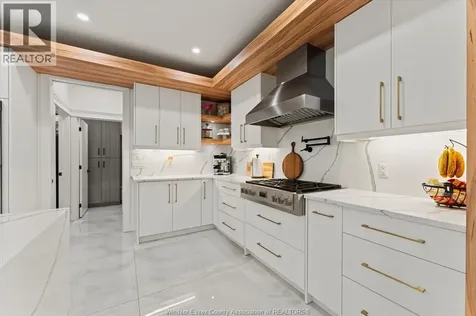 3082 Betts Avenue Windsor ON N9B 3L5