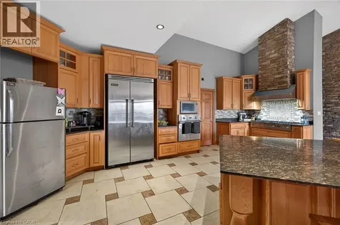 393 Old Onondaga Road East Brantford ON N3T 5L4