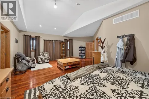 393 Old Onondaga Road East Brantford ON N3T 5L4