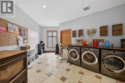 393 Old Onondaga Road East Brantford ON N3T 5L4