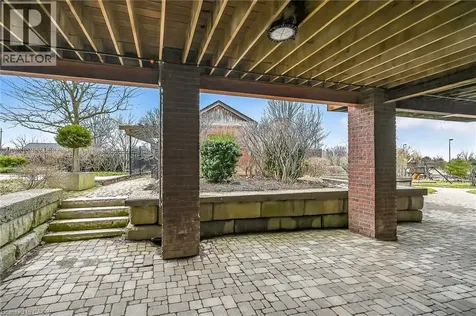 393 Old Onondaga Road East Brantford ON N3T 5L4